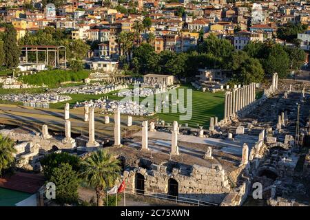 IZMIR, TÜRKEI,12. JULI ,2020: Die Agora von Smyrna, alternativ auch als Agora von İzmir bekannt, ist eine alte römische Agora in Smyrna. Stockfoto