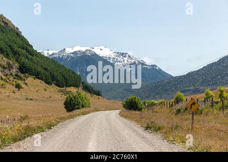 Blick auf die Berge der Carretera Austral Route - Coyhaique, Aysén, Chile Stockfoto