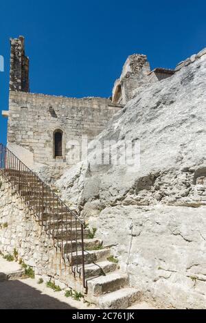 Montmajour,Frankreich-august 14,2016:die Abtei von St. Peter in Montmajour ist ein großes befestigtes Kloster in der Nähe von Arles, Frankreich von Benediktinermönchen gebaut Stockfoto