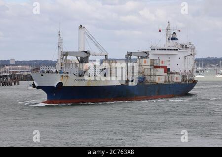 Das liberianische Schiff MV CARIBBEAN STAR fährt vom Internationalen Hafen ab. Das japanische Kühlfrachtschiff fuhr nach Antwerpen Stockfoto