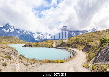 Straße Y-150 und Pehoe Lake - Torres del Paine Nationalpark Stockfoto