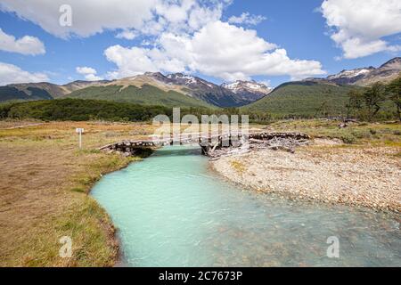 Fluss auf dem Weg zum Esmerald See - Ushuaia, Argentinien Stockfoto