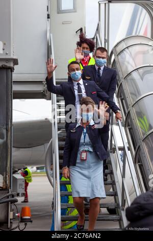 Ukraine, Kiew - 14. Juli 2020: Internationaler Flughafen Boryspil. Personal - Kapitäne, Piloten und Flugbegleiter. Flugzeug F-GRHR Airbus A319 Airline Stockfoto