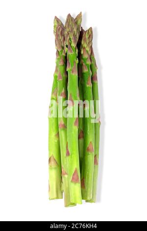 Frischer grüner Spargel Bündel isoliert auf weißem Stockfoto