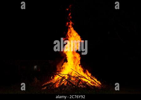Mittsommerferien Festival Symbol Kamin, traditionell in Lettland Aufruf Ligo Abend Stockfoto