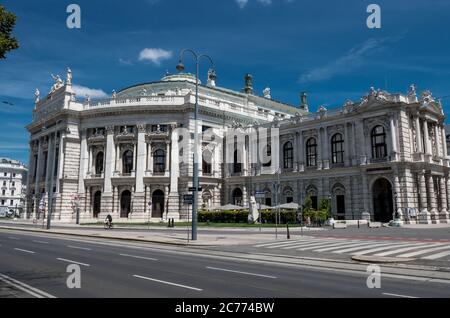 Nationaltheater, Burgtheater, An Der Berühmten Wiener Ringstraße In Der Innenstadt Von Wien In Österreich Stockfoto