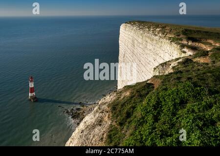 Beachy Head Lighthouse & Beachy Head, in der Nähe von Eastbourne, South Downs National Park, East Sussex, England, Großbritannien Stockfoto