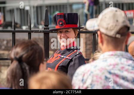 Yeoman Warder im Tower of London, Großbritannien Stockfoto