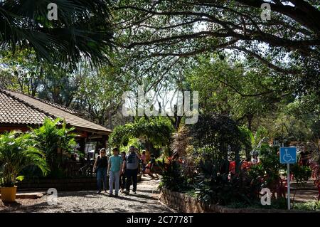 Gegenüber vom Holambra Historical Museum der Clube Fazenda Ribeirão, einem lokalen Familienclub, der für Freizeitaktivitäten genutzt wird. Stockfoto