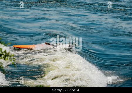 Surfen im St. Lawrence River in Montréal - Québec, Kanada Stockfoto