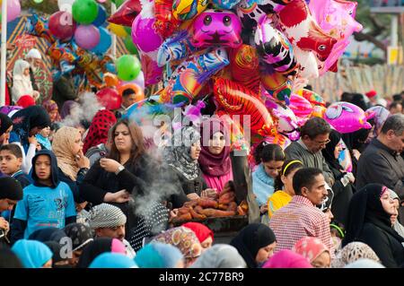 Ägypter feiern Eid el Adha, das islamische Opferfest, in Kairo Stockfoto