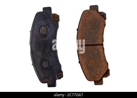 Altes Auto Break Pad mit Rost und Staub isoliert auf weißem Hintergrund. Mit Beschneidungspfad speichern. Stockfoto
