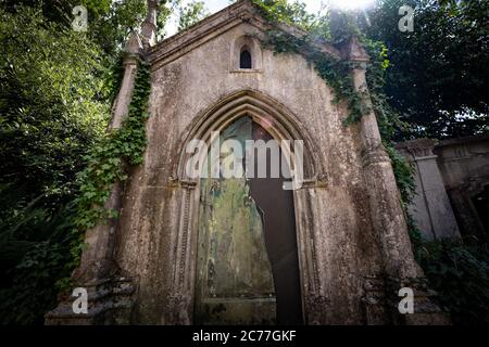 Highgate Cemetery (West) in North London, Großbritannien Stockfoto