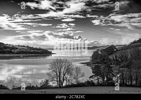 Blick über die carrick Roads Mündung auf den fal Fluss in cornwall, england. Stockfoto