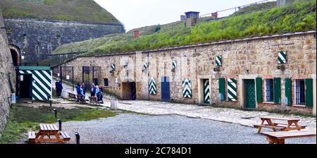 Polen. Die Festung Klodzko ist ein einzigartiger Festungskomplex der Woiwodschaft Niederschlesien im Südwesten Polens.die Festung war einst eine der größten Festungen in Preußisch-Schlesien, im Jahr 1960 wurde sie in das Verzeichnis der historischen Denkmäler eingetragen. Stockfoto