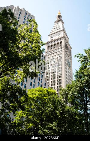 NEW YORK-APRIL 28-der Met Life Tower wird derzeit zum New York Edition Hotel umgebaut, wie er am 28. April 2015 in New York City zu sehen ist. Stockfoto