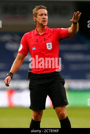 LONDON, Großbritannien, JULI 14: Schiedsrichter John Brooks während der EFL Sky Bet Championship zwischen Millwall und Blackburn Rovers im Den Stadium, London Stockfoto