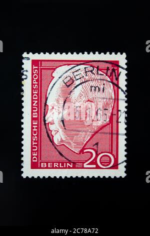 Briefmarke aus der BRD Berlin. Gedruckt am 07/01/1964. Bundespräsident Heinrich Lübke. Stockfoto