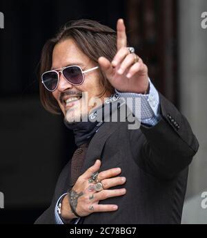 Foto zeigt: Johnny Depp kommt heute am High Court in London an. 15.7.20 Bild von Gavin Rodgers/ Pixel8000 Stockfoto