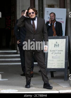 Foto zeigt: Johnny Depp kommt heute am High Court in London an. 15.7.20 Bild von Gavin Rodgers/ Pixel8000 Stockfoto