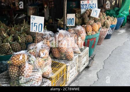 Obst-Märkte in asien. Beliebte exotische Früchte für Touristen auf der ganzen Welt Stockfoto