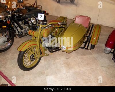 1928 HARLEY-DAVIDSON JD W/SIDECAR - The Royal Automobile Museum Stockfoto