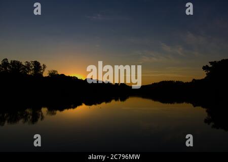 Sonnenuntergang in der Universidade de Sao Paulo, Ribeirao Preto, Brasilien Stockfoto