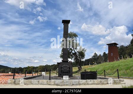 15. Juli 2020, Rogoznica, Dolny Slask, Polen: Das Lager Groß-Rosen wurde im August 1940 als Zweigstelle des KL Sachsenhausen gegründet, dessen Gefangene im örtlichen Granitbruch arbeiten sollten. Der erste Transport kam dort am 2. August 1940 an.am 1. Mai 1941 erhielt das Arbeitslager Groß-Rosen den Status eines unabhängigen Konzentrationslagers. In den ersten zwei Jahren des Bestehens von KL war Gross-Rosen ein kleines Lager, das noch immer auf den Steinbruch ausgerichtet war. Stockfoto