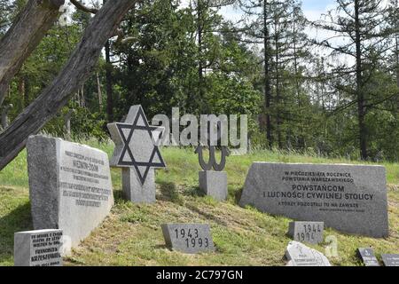 15. Juli 2020, Rogoznica, Dolny Slask, Polen: Das Lager Groß-Rosen wurde im August 1940 als Zweigstelle des KL Sachsenhausen gegründet, dessen Gefangene im örtlichen Granitbruch arbeiten sollten. Der erste Transport kam dort am 2. August 1940 an.am 1. Mai 1941 erhielt das Arbeitslager Groß-Rosen den Status eines unabhängigen Konzentrationslagers. In den ersten zwei Jahren des Bestehens von KL war Gross-Rosen ein kleines Lager, das noch immer auf den Steinbruch ausgerichtet war. Stockfoto