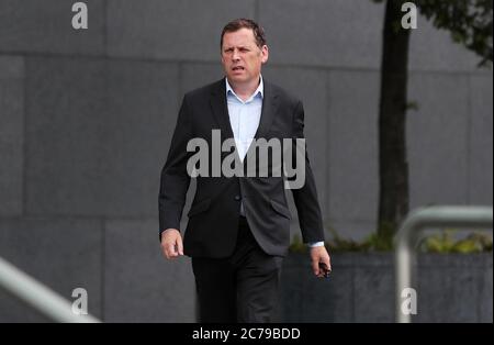 Der ehemalige Landwirtschaftsminister Barry Cowen kommt zu einer Dail-Sitzung im Convention Center Dublin an. Stockfoto