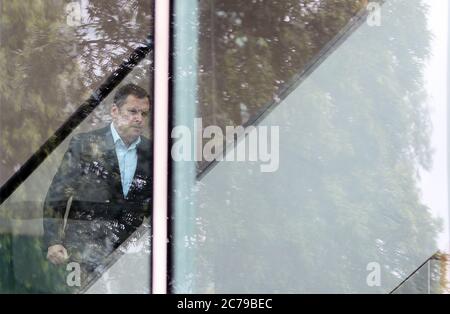 Der ehemalige Landwirtschaftsminister Barry Cowen kommt zu einer Dail-Sitzung im Convention Center Dublin an. Stockfoto