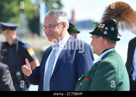 Prien, Deutschland. Juli 2020. Joachim HERRMANN (Innenminister Bayern). Das Bayerische Kabinett trifft am 14. Juli 2020 auf Schloss Herrenchiemsee Bundeskanzlerin Merkel. Quelle: dpa/Alamy Live News Stockfoto