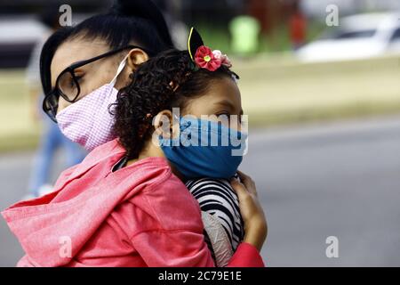 Guacara, Carabobo, Venezuela. Juli 2020. Juli 15, 2020. Venezuela übertrifft 10,000 Fälle von Covid-Infektionen und setzt eine extreme Radikalisierung in der Hauptstadt Caracas und den Nachbarstaaten Miranda und La Guaira (ehemaliger Vargas-Staat) um. In anderen Staaten wie Carabobo ist der Aufruf, sich ständig an Präventions- und Hygienemaßnahmen zu halten, um die Ausbreitung des Virus zu verhindern. Foto: Juan Carlos Hernandez Kredit: Juan Carlos Hernandez/ZUMA Wire/Alamy Live News Stockfoto