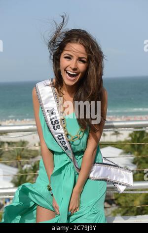 MIAMI BEACH, FL - JULI 21: Miss USA ist Olivia Culpo aus Rhode Island, die den Titel am 3. Juni 2012 Posen bei der Raleigh am 21. Juli 2012 in Miami Beach, Florida gewonnen. Personen: Olivia Culpo Kredit: Storms Media Group/Alamy Live News Stockfoto