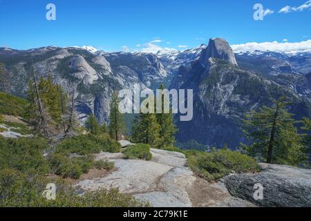 Wanderung zum Glacier Point im yosemite Nationalpark in kalifornien in den usa Stockfoto