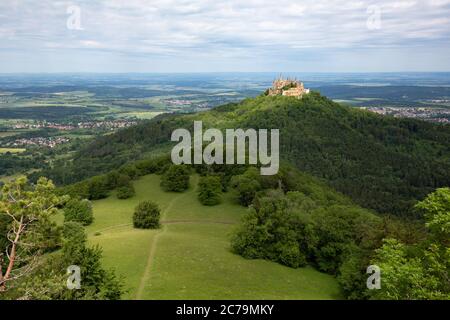 Burg Hohenzollern vom Zeller Horn aus gesehen Stockfoto