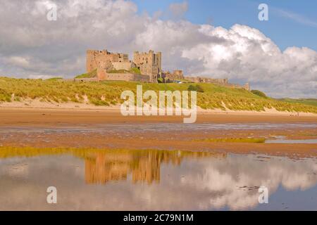 Bamburgh Castle, Bamburgh, Northumberland, England. Stockfoto