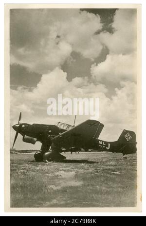 Deutsche historische Fotopostkarte: Tauchbomber Junkers Ju 87, Stuka - eines der Symbole des Blitzkriegs, Luftwaffe, Deutschland, 2. Weltkrieg Stockfoto