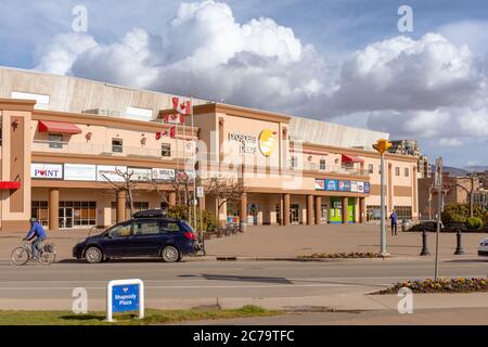 Kelowna, BC / Kanada - 18. Mai 2020: Prospera Place befindet sich an der Water Street, im Zentrum von Kelowna. Stockfoto