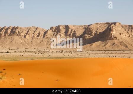 Schöne rote Sanddünen südlich von Riad in Saudi-Arabien Stockfoto