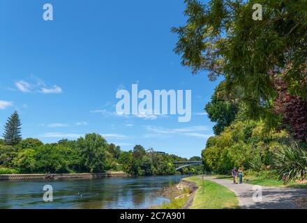 Fußweg entlang der Ufer des Waikato River, Hamilton, Neuseeland Stockfoto