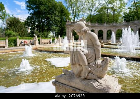 Figur am Märchenbrunnen aus dem Jahr 1913 im Volkspark Friedrichshain in Berlin Stockfoto