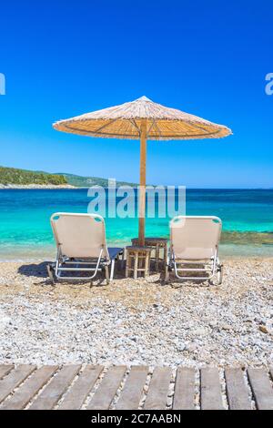 Erstaunlicher Strand von Leftos Gialos in Alonnisos Insel, Griechenland. Stockfoto