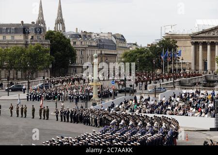 Paris, Frankreich. Juli 2020. Die Militärparade des Bastille-Tages vom 14. Juli 2020 dreht sich um das Thema engagierte Nation, vereint und solidarisch. Stockfoto
