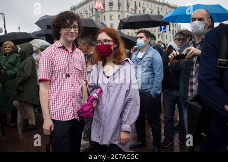 Moskau, Russland - 15. Juli 2020, nicht autorisierte Kundgebung gegen die Ergebnisse des russischen Verfassungsreferendum 2020 auf dem Puschkinskaja Platz Stockfoto