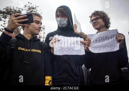 Moskau, Russland - 15. Juli 2020, nicht autorisierte Kundgebung gegen die Ergebnisse des russischen Verfassungsreferendum 2020 auf dem Puschkinskaja Platz Stockfoto