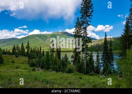 Landschaft rund um Steamboat Lake in der Sommerzeit Stockfoto