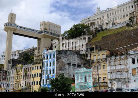 Salvador Bahia Brasilien - der Lacerda Aufzug Blick vom unteren Teil der Stadt Stockfoto