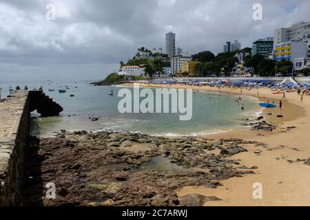 Salvador Bahia Brasilien - Porto da Barra Strand Panoramablick vom Fort Santa Maria Stockfoto