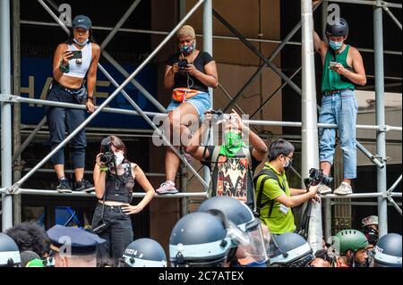 Brooklyn, New York, USA. Juli 2020. Aktivisten von Black Lives Matter rufen am 15. Juli 2020 die "Power of Prayer"-Kundgebung zu einem Ende der Gewalt und zur Unterstützung der Strafverfolgung vor dem Rathaus in New York City auf. (Foto von Gabriele Holtermann/Sipa USA) Quelle: SIPA USA/Alamy Live News Stockfoto